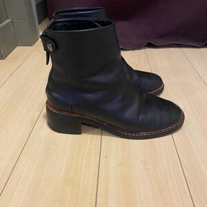 Roots women’s black boots with heel